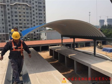 全鋼結(jié)構(gòu)連跨拱形屋頂